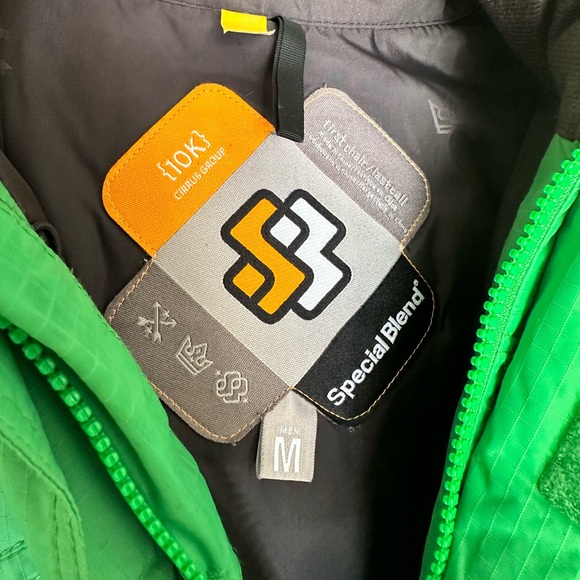 Snowboard Ski Jacket - Picture 2 of 6